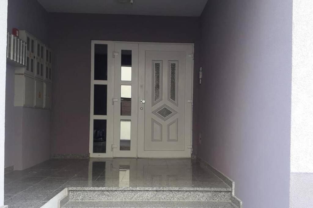 Apartman Franko - Uz Parking بولا المظهر الخارجي الصورة